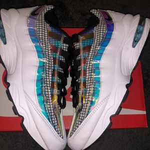 Nike Air Max 95 LV8